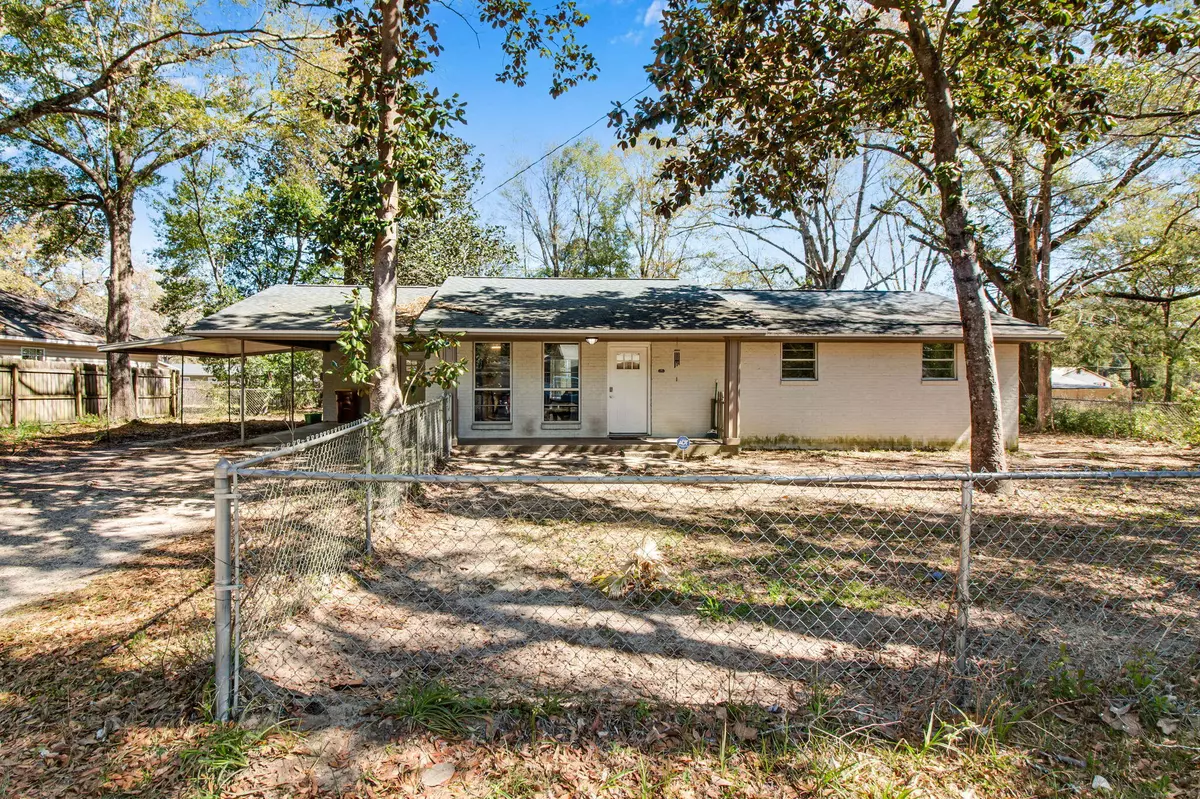 Crestview, FL 32539,876 E Walnut Avenue