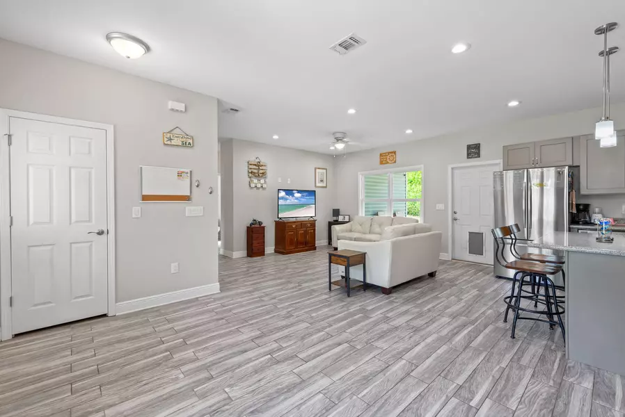 8350 Sierra Street, Navarre, FL 32566