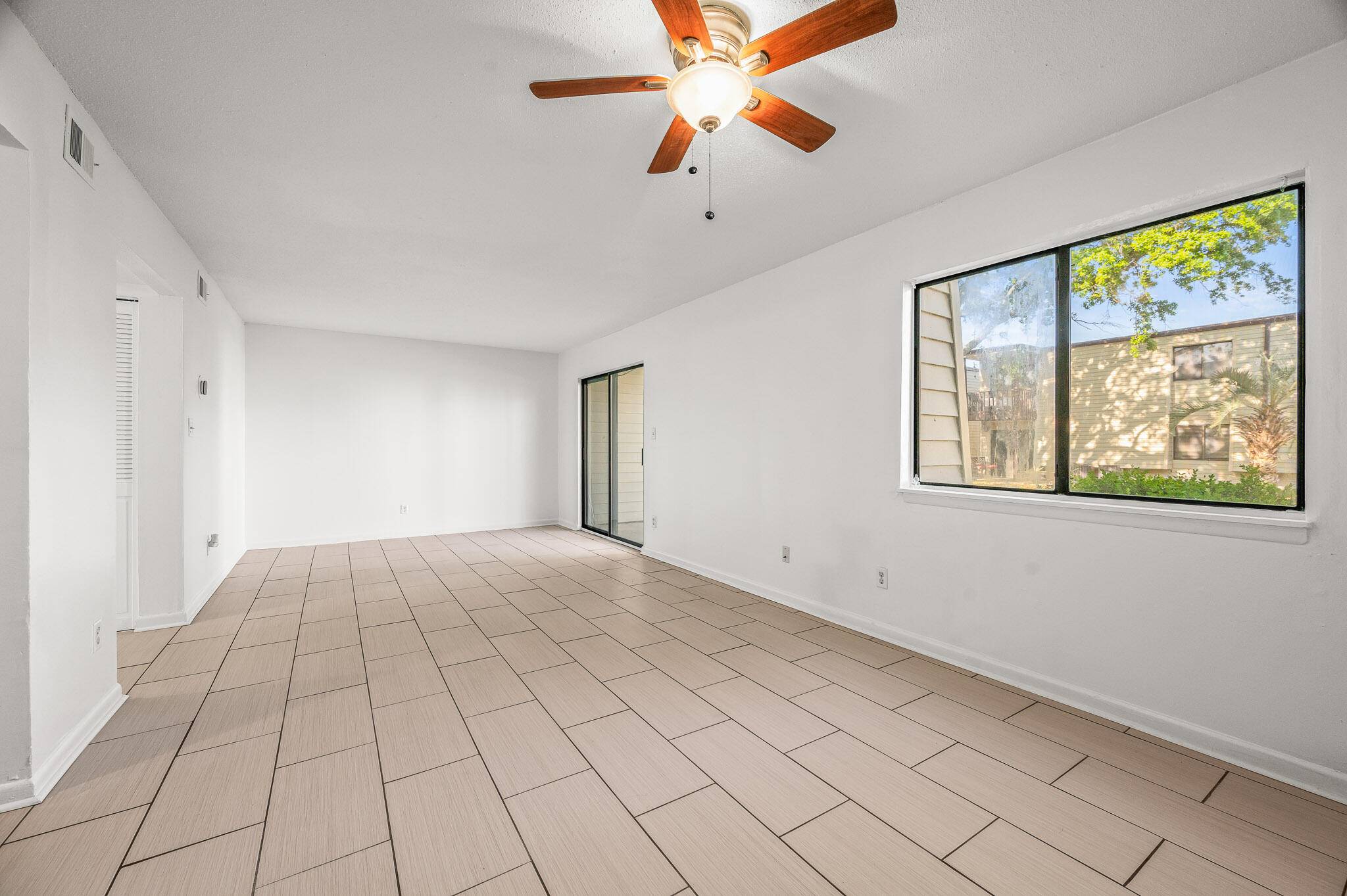 Fort Walton Beach, FL 32548,308 SW Miracle Strip Parkway  #UNIT 5B