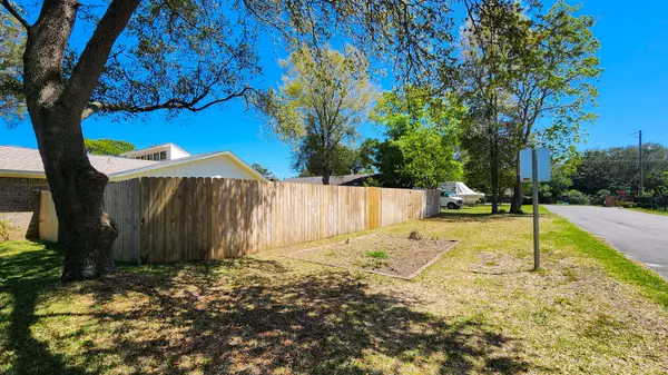 Shalimar, FL 32579,74 Winward Lane