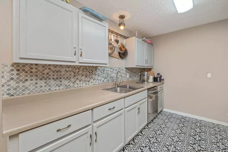 5362 Woodland Street, Crestview, FL 32539