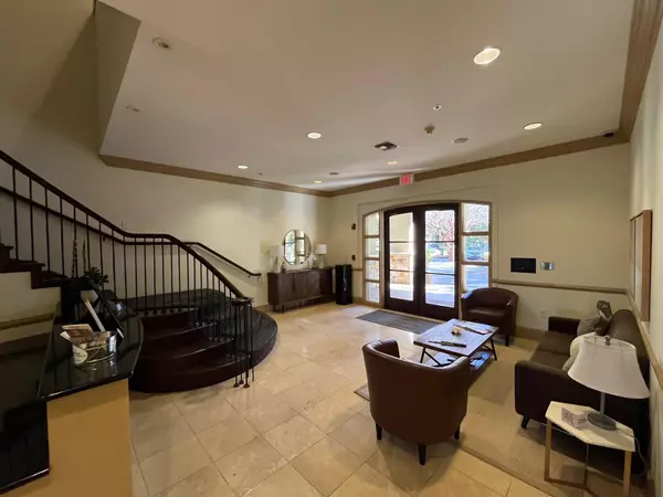 Destin, FL 32541,4393 E Commons Drive  #203