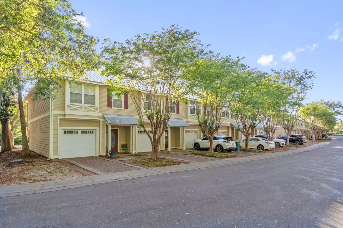 Destin, FL 32541,387 Twin Lakes Lane