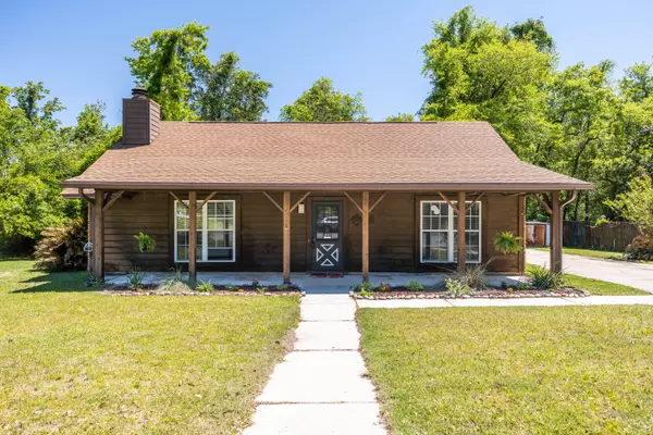 7808 Charter Oaks Court, Pensacola, FL 32514