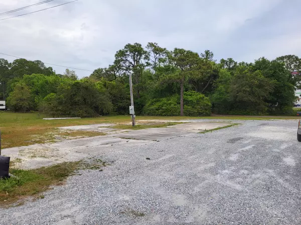 Navarre, FL 32566,9050-B Navarre Pkwy  #B
