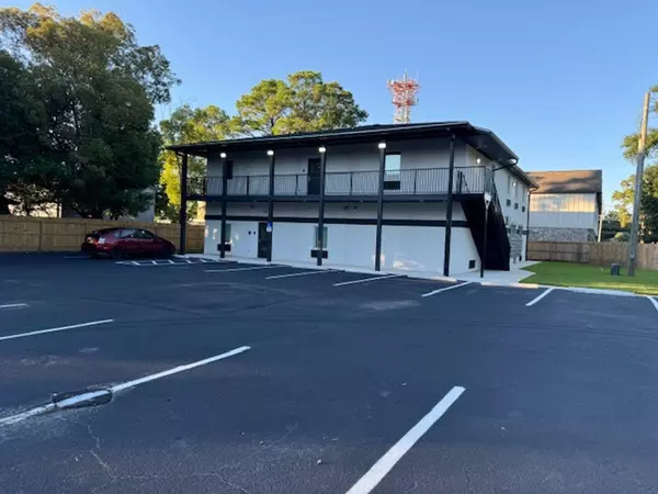 207 SE Fourth Street, Fort Walton Beach, FL 32548