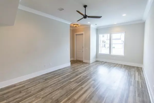 Destin, FL 32541,995 Airport Road #37