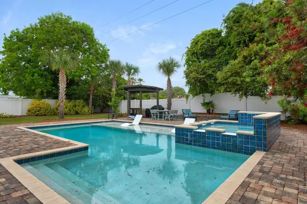 Destin, FL 32541,4559 Luke Avenue