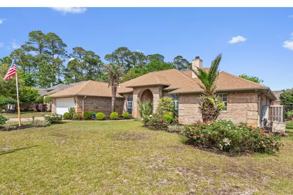 1774 Villa Vizcaya Drive,  Navarre,  FL 32566