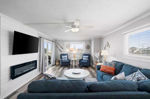 5801 Thomas Drive #UNIT 301, Panama City Beach, FL 32408
