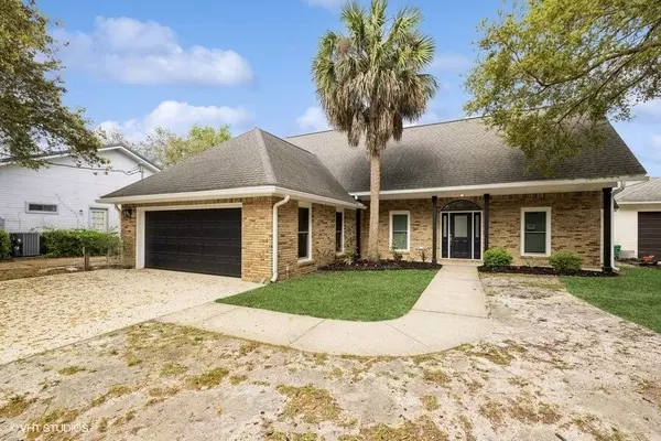 Shalimar, FL 32579,13 Lake Shore Drive