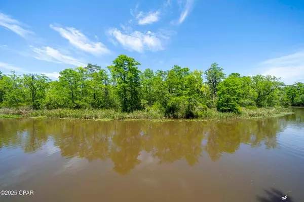 Vernon, FL 32462,7930 Bunker Road