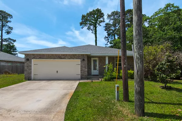 66 Brenda Lane, Mary Esther, FL 32569