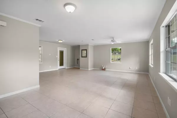 Crestview, FL 32539,255 Brackin Street