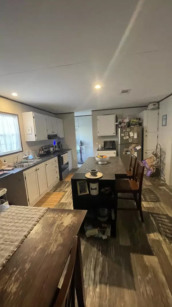 Defuniak Springs, FL 32433,187 E Violet Lane