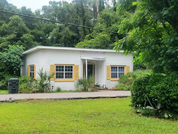 Defuniak Springs, FL 32433,5274 W Hwy 90