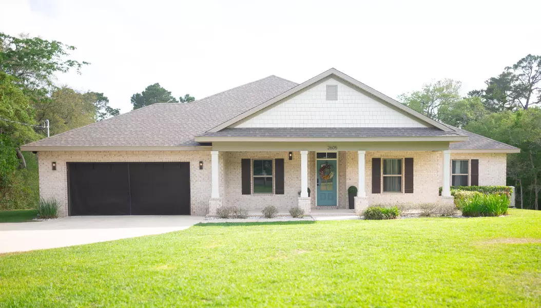 2605 Avenida De Soto, Navarre, FL 32566