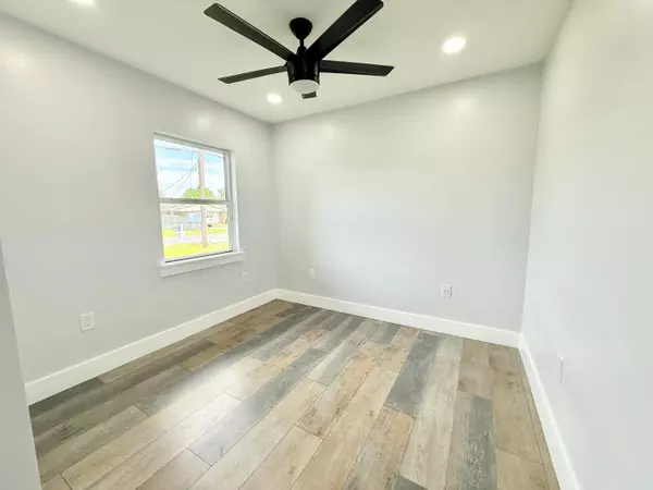 Panama City, FL 32405,1809 Clay Avenue