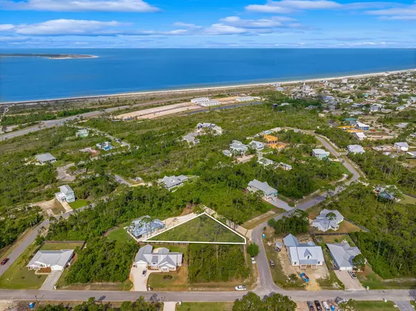 Port St. Joe, FL 32456,104 S Brooks Avenue
