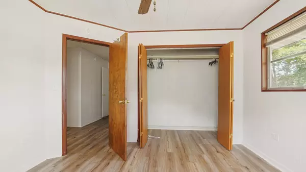 Defuniak Springs, FL 32433,12372 W Us Highway 90