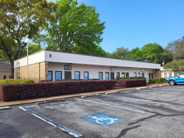 11 NE Racetrack Rd NE Road #E-2, Fort Walton Beach, FL 32547