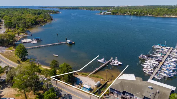 Niceville, FL 32578,834 Bayshore Drive