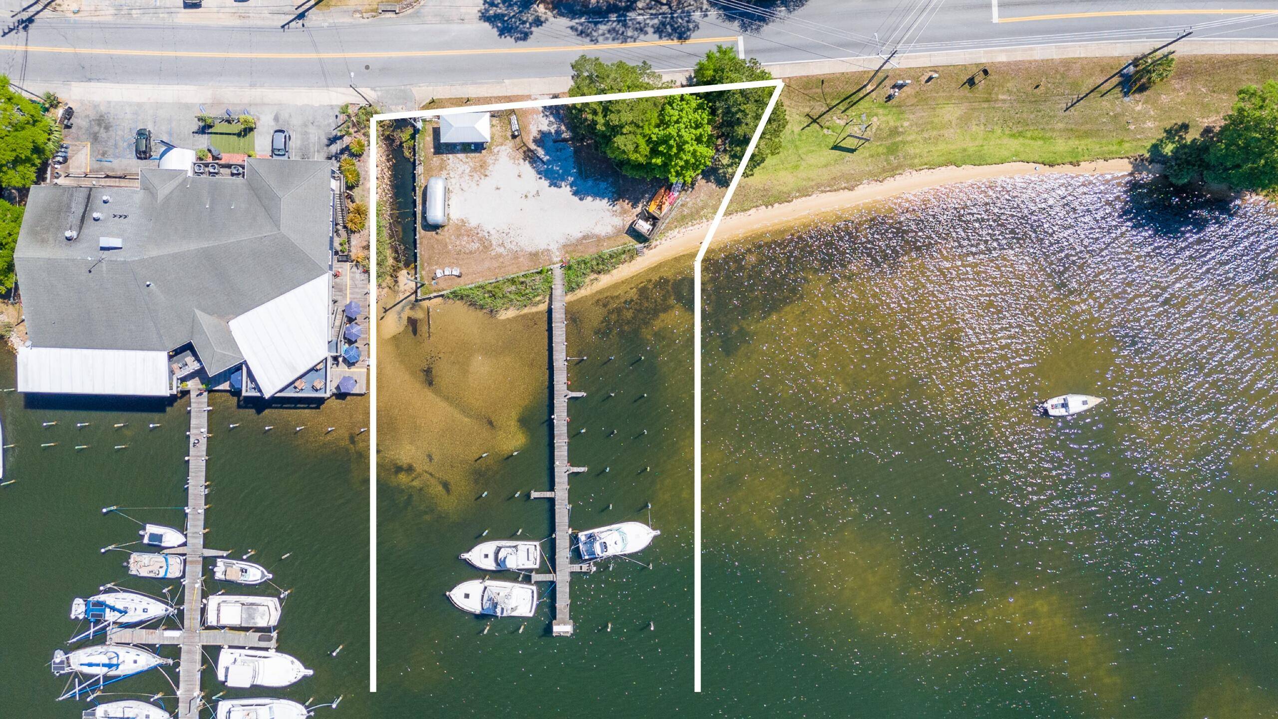 Niceville, FL 32578,834 Bayshore Drive