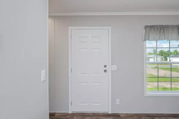 Defuniak Springs, FL 32433,191 E Larkspur Avenue