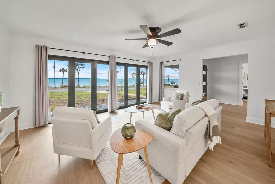 920 W Beach Drive, Panama City, FL 32401