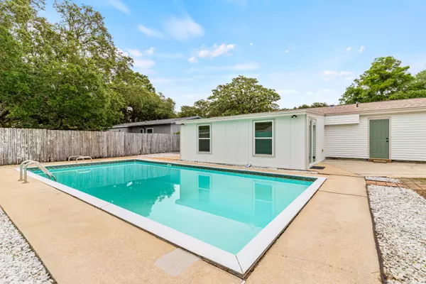 Shalimar, FL 32579,9 Twisted Oak Trail