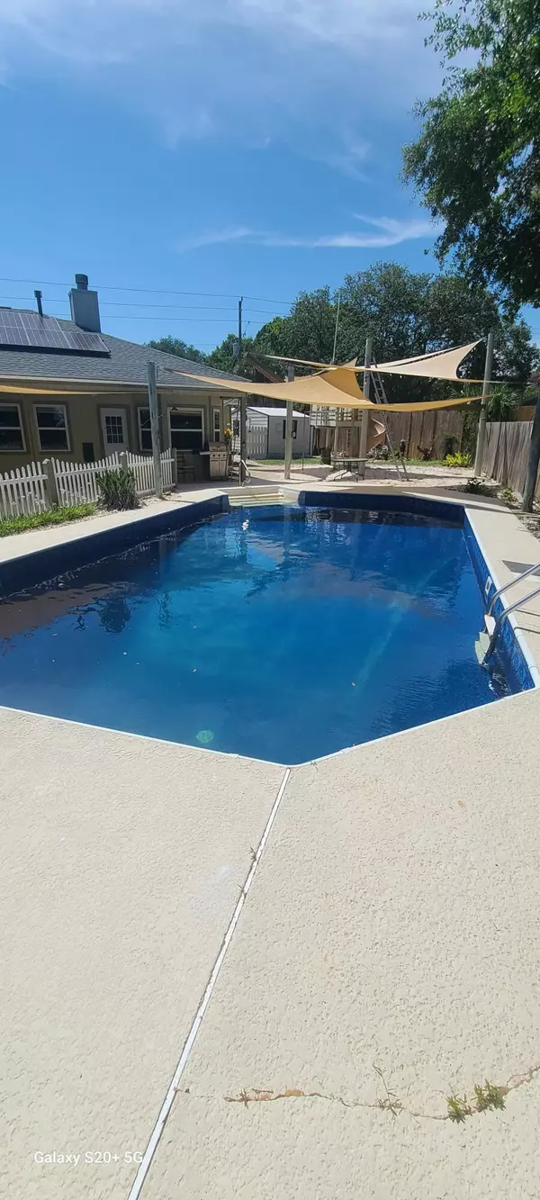 Shalimar, FL 32579,84 12th Street