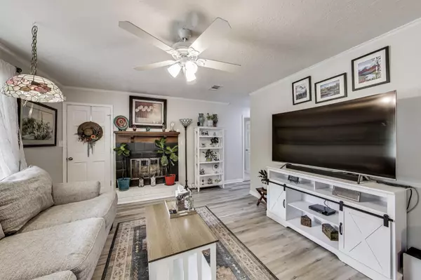 Crestview, FL 32539,104 Fairoaks Drive