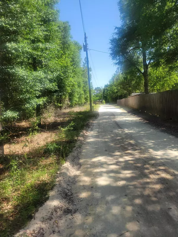 Defuniak Springs, FL 32433,3.2 acres Paul Road