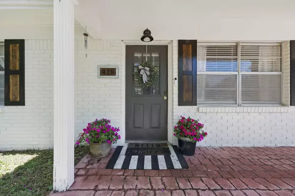 Destin, FL 32541,418 Evergreen Drive