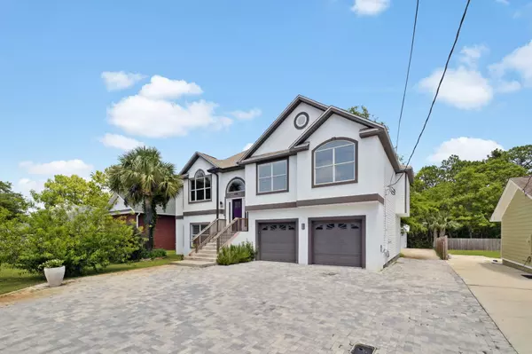 Destin, FL 32541,1190 Bay Court