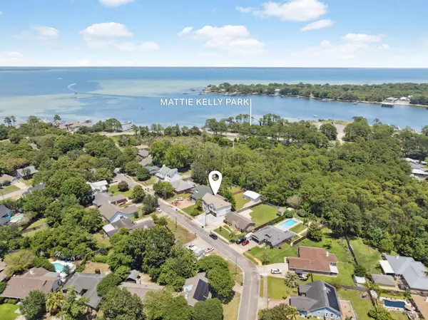 1190 Bay Court, Destin, FL 32541