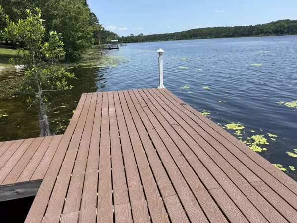 Defuniak Springs, FL 32433,275 Lake Holley Circle