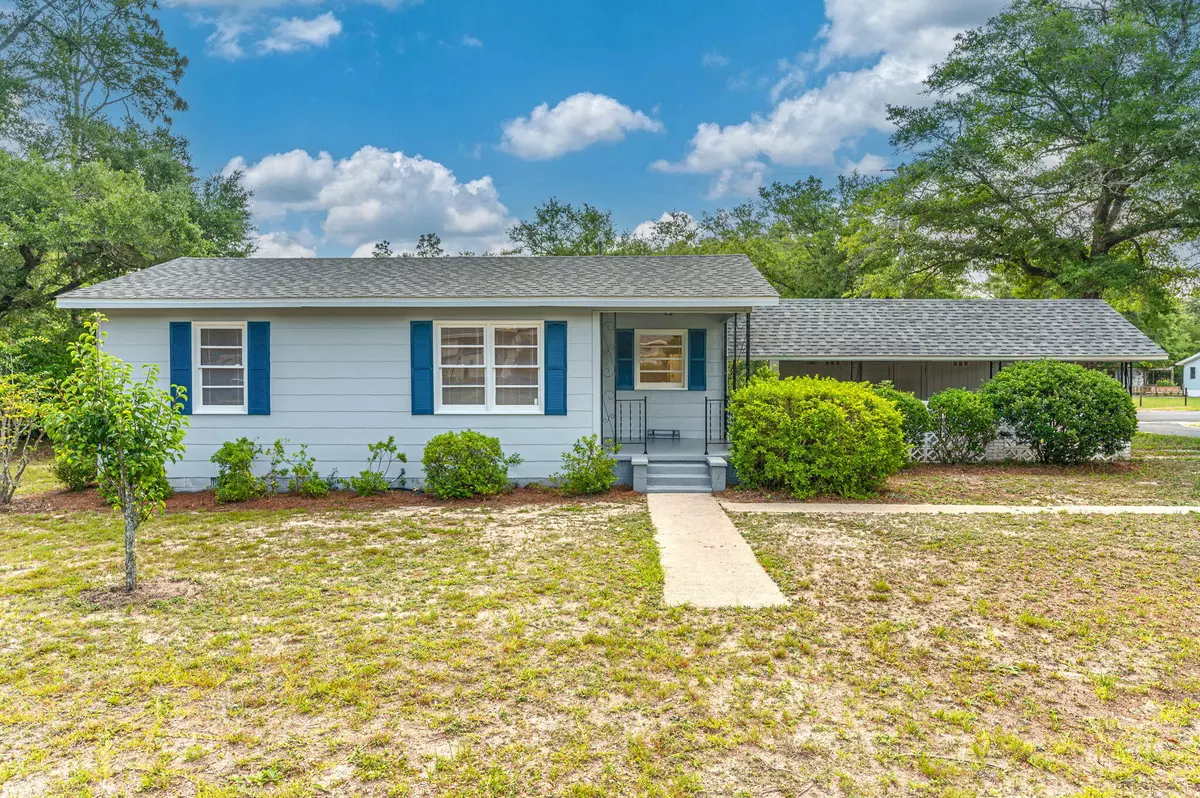 Defuniak Springs, FL 32435,44 Oxford Street