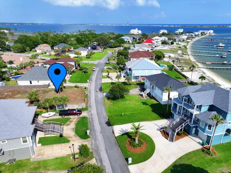 147 Shoreline Drive, Mary Esther, FL 32569