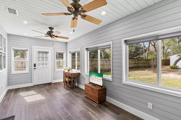 120 NW Mississippi Avenue, Fort Walton Beach, FL 32548