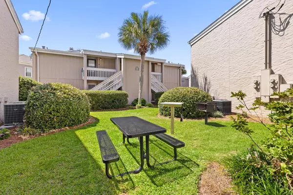Destin, FL 32541,3795 E Highway 98  #3A
