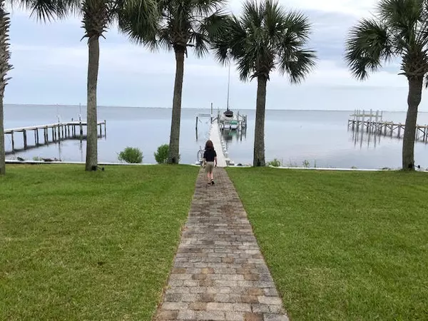 6735 Tidewater Drive, Navarre, FL 32566