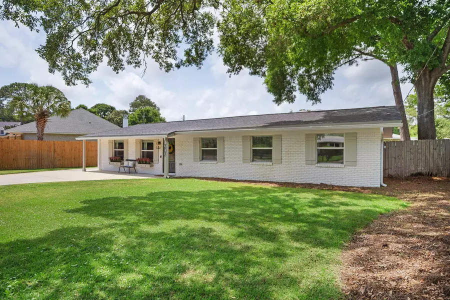 303 NE Ohio Place, Fort Walton Beach, FL 32548