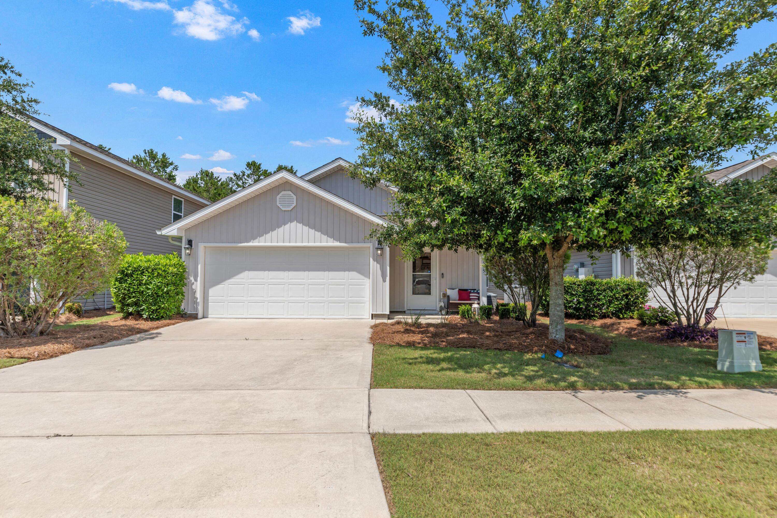 595 Earl Godwin Road, Freeport, FL 32439