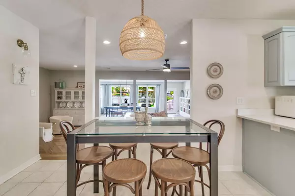 Gulf Breeze, FL 32563,1050 Edgewater Lane