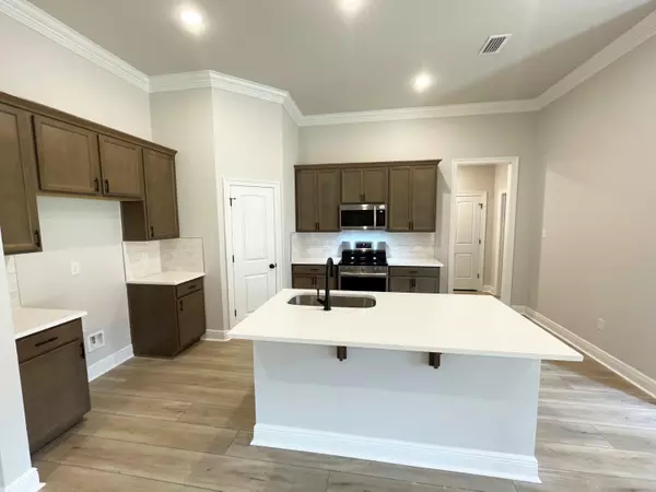 Crestview, FL 32536,2733 Louis Circle