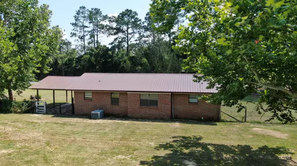 Defuniak Springs, FL 32435,1737 S County Highway 183