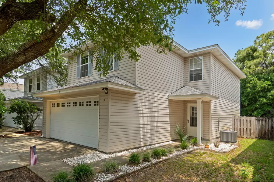 9 5th Ave Avenue, Shalimar, FL 32579