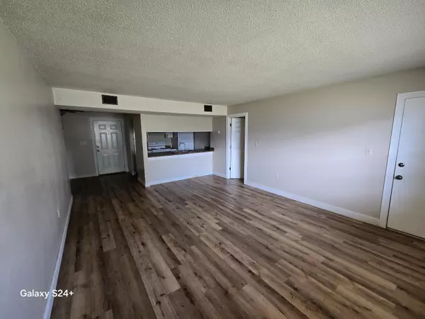 Fort Walton Beach, FL 32547,605 Colonial Drive  #4