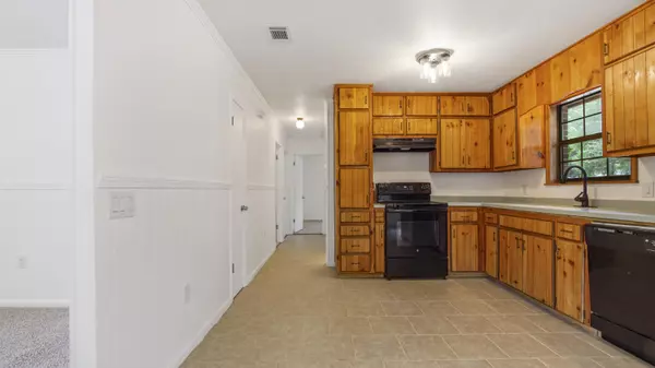 Defuniak Springs, FL 32433,1155 N 20th St. Street